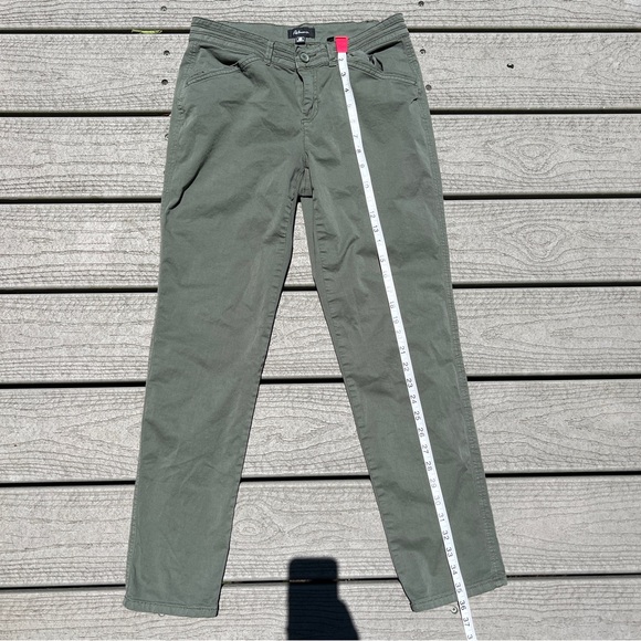 Reitmans: Petite Green Trouser/Utility Pants. Women’s Size 6. - Picture 8 of 12